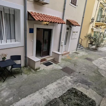 Studioapartment In Mit Terrasse, Klimaanlage, W-lan, Waschmaschine 5211-1 Opatija