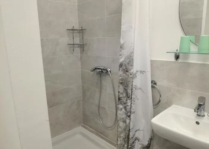 Studioapartment In Mit Terrasse, Klimaanlage, W-lan, Waschmaschine 5211-1