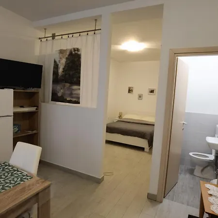 Apartament Studioapartment In Mit Terrasse, Klimaanlage, W-lan, Waschmaschine 5211-1 Opatija