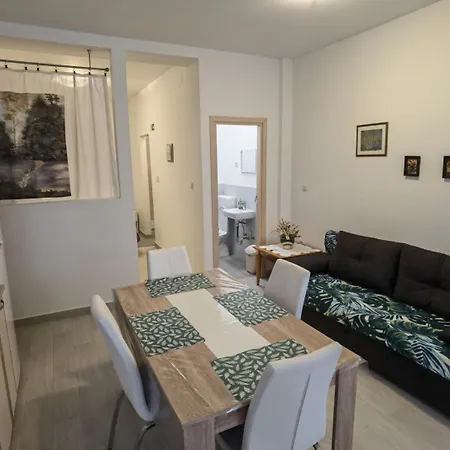 Studioapartment In Mit Terrasse, Klimaanlage, W-lan, Waschmaschine 5211-1 *