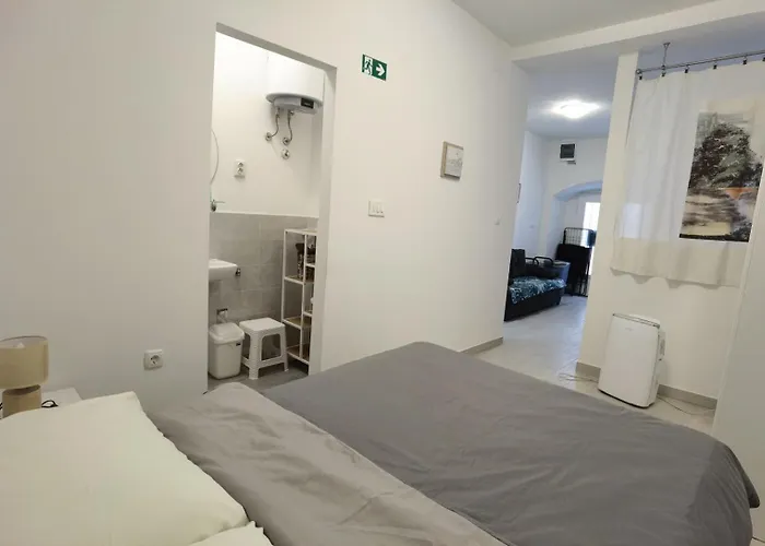 Studioapartment In Mit Terrasse, Klimaanlage, W-lan, Waschmaschine 5211-1
